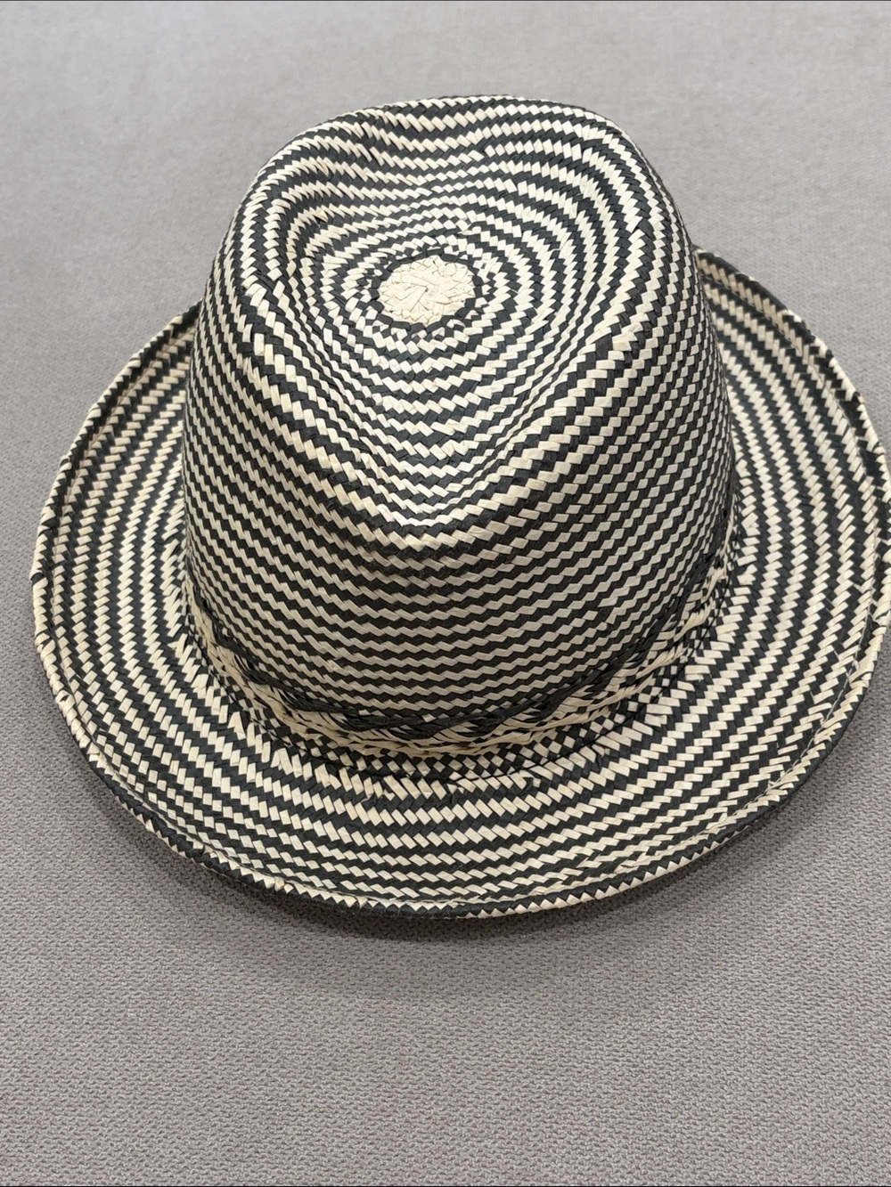 Club Monaco Black and Cream Straw Fedora Hat